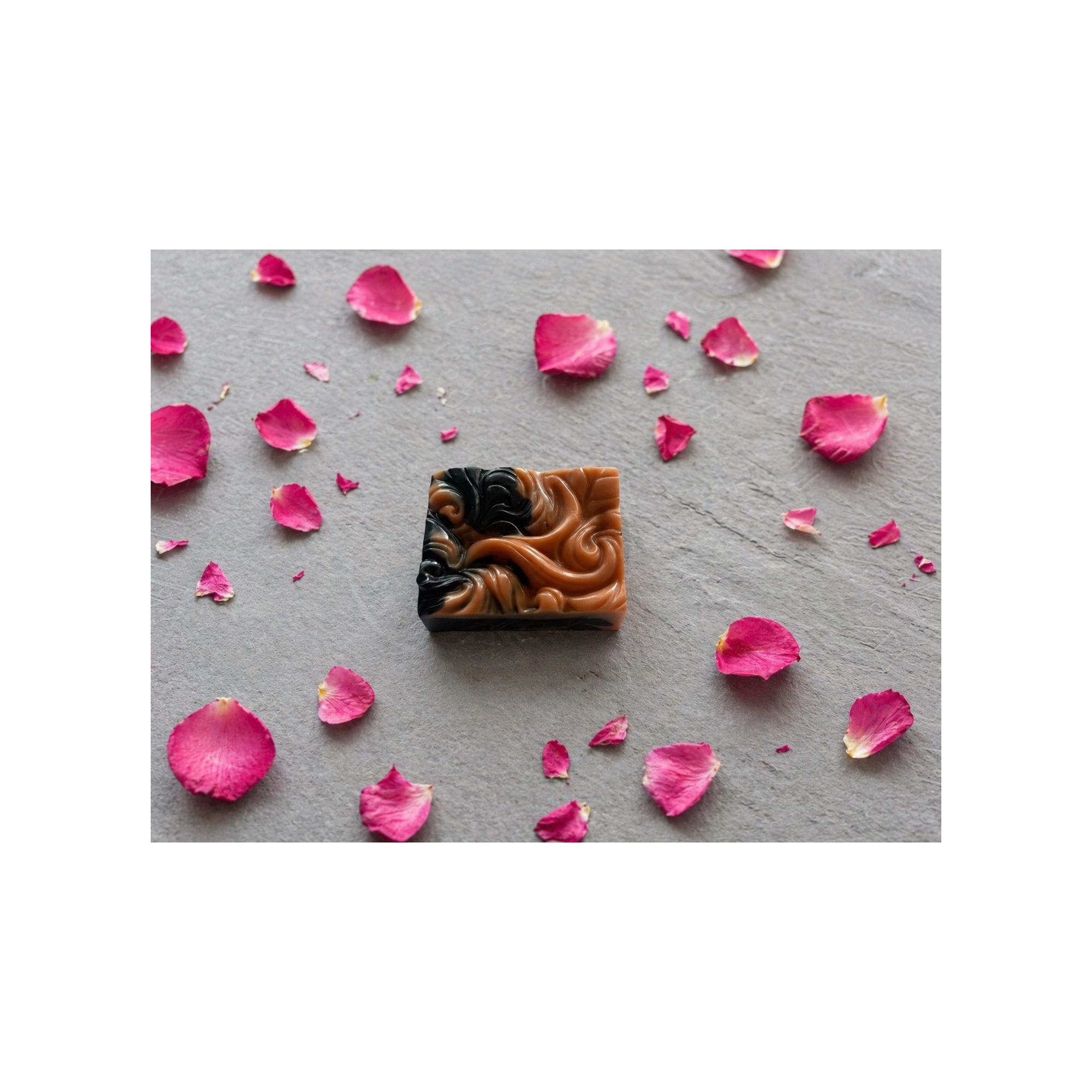 Rose Petals Noir